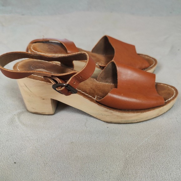 Urban Outfitters Wooden Clogs Sandals Women 10 Tan Leather Strappy Preppy Scandi - Picture 3 of 11